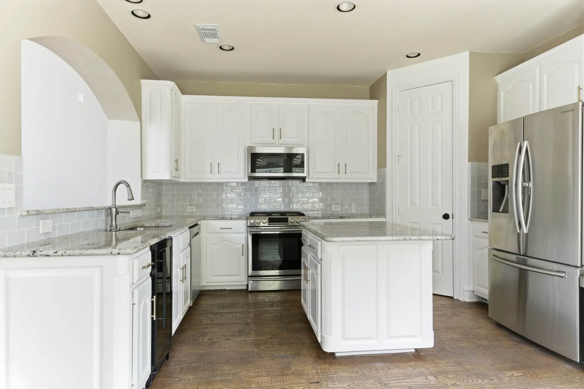Kitchen alternate angle